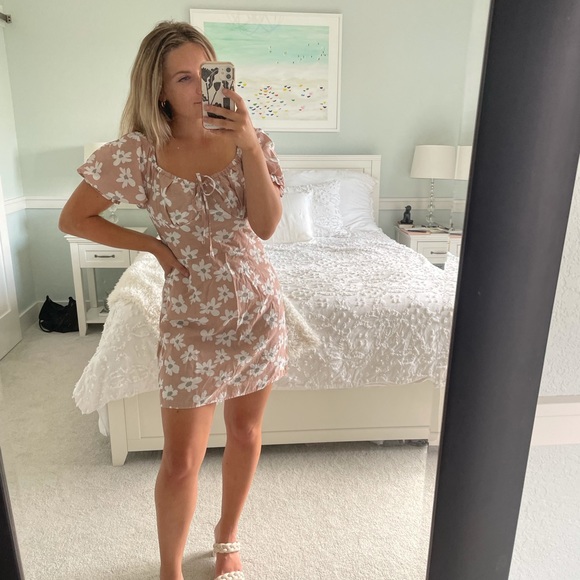 Light pink gray floral puff sleeve dress small - Picture 6 of 6